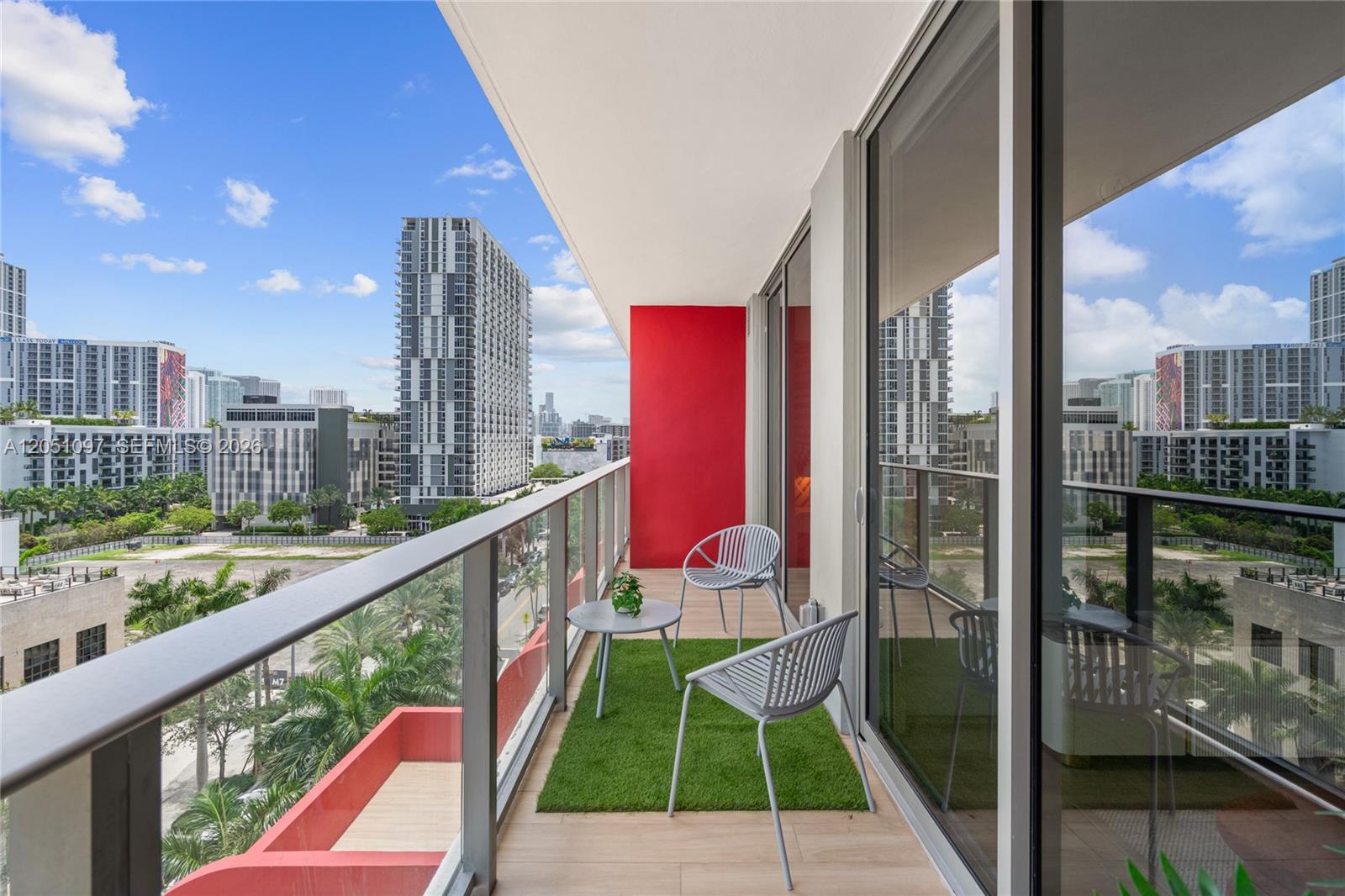 90 NE 32nd St # 808