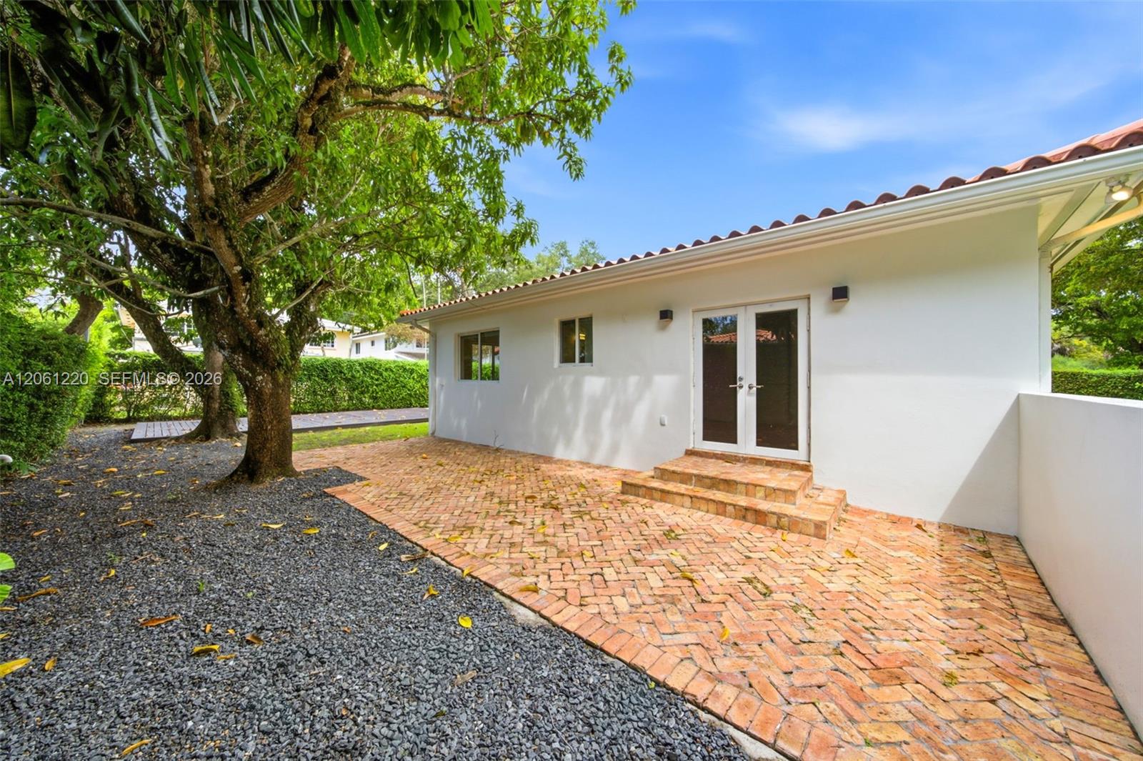 5510 Orduna Dr