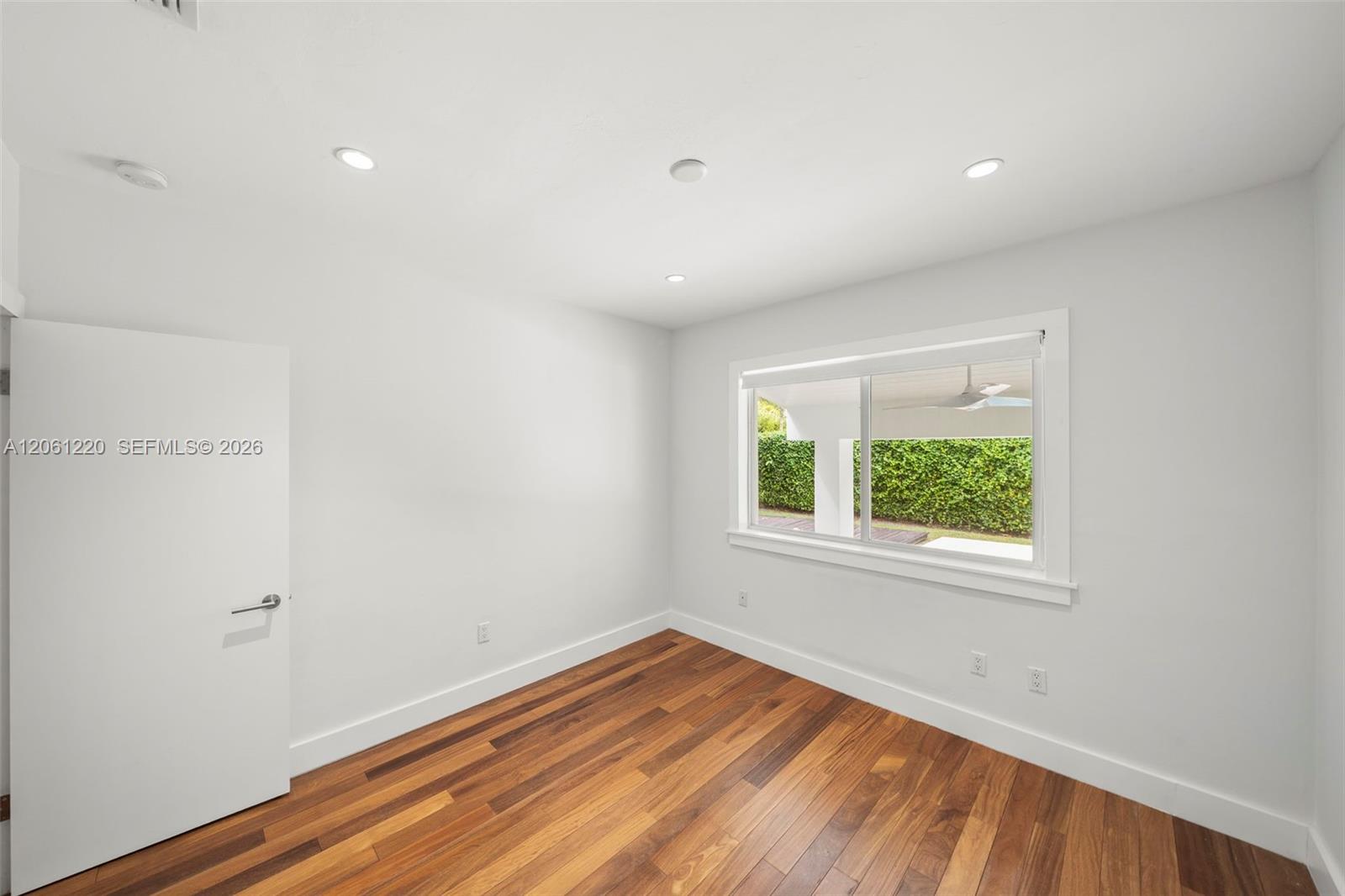5510 Orduna Dr