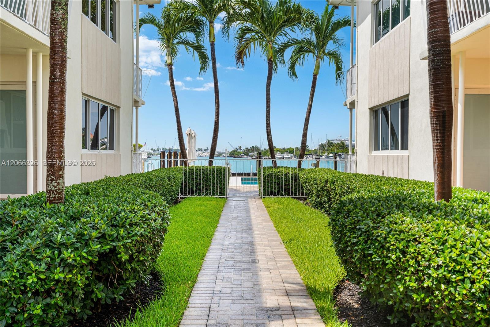 1120 Venetian Way # 1C