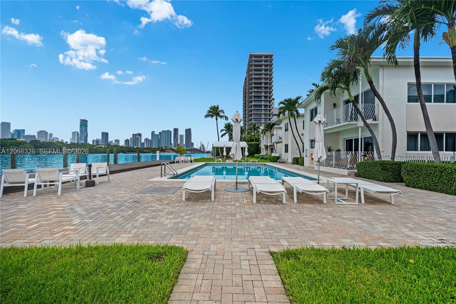 1120 Venetian Way # 1C