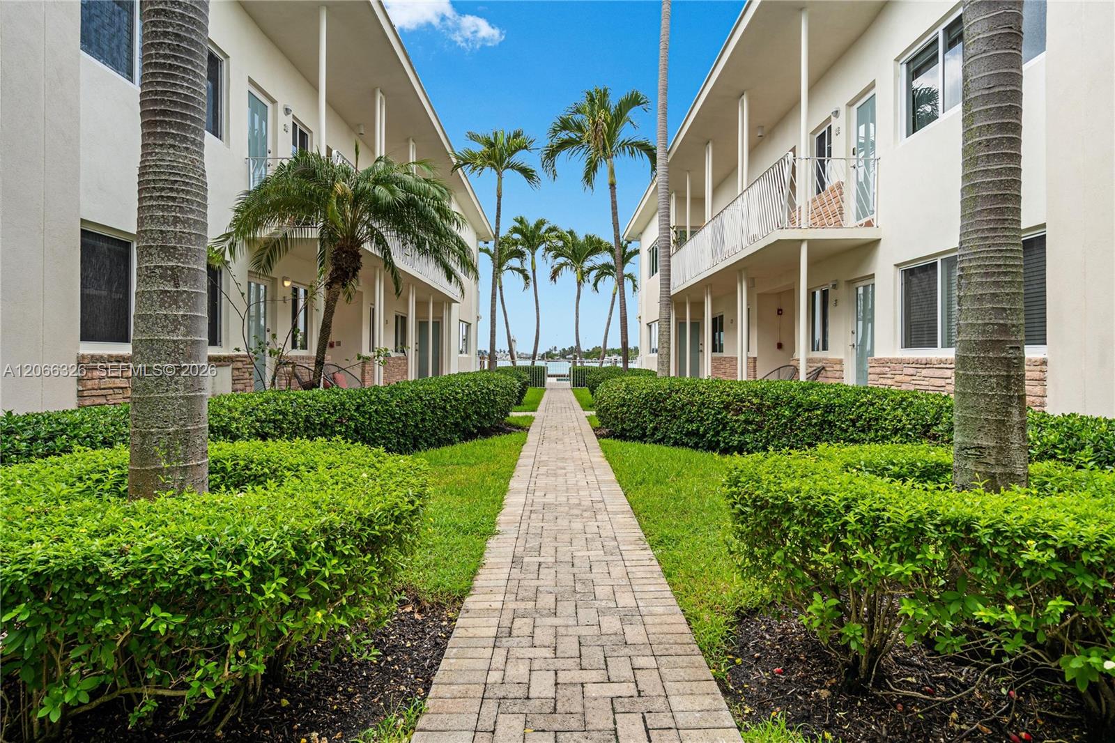 1120 Venetian Way # 1C