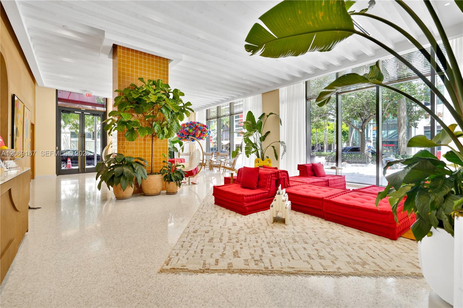 90 NE 32nd Street Unit: ph#27