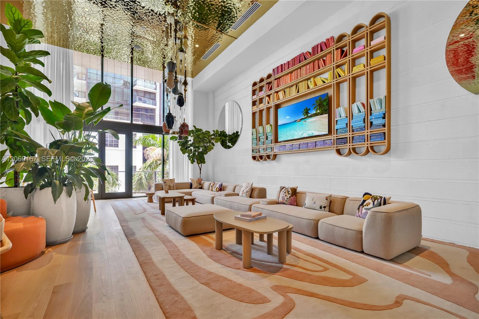 90 NE 32nd Street Unit: ph#27
