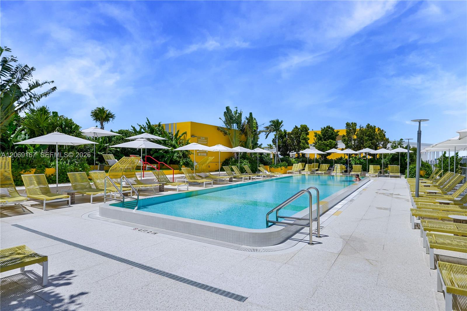 90 NE 32nd Street Unit: ph#27