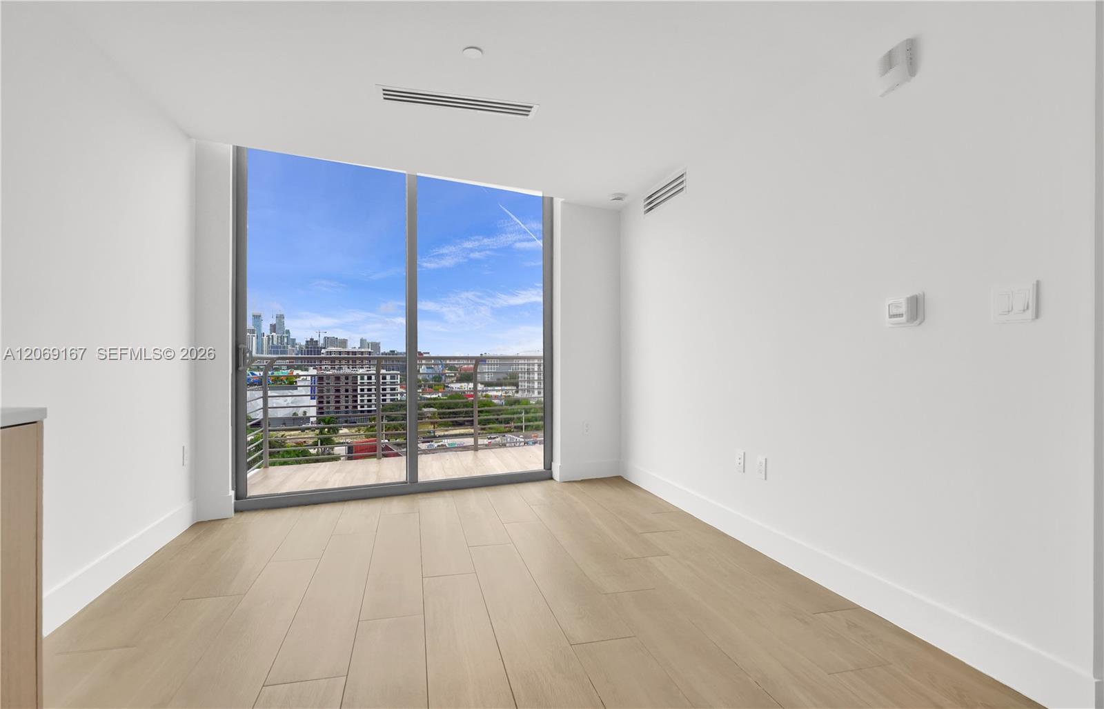 90 NE 32nd Street Unit: ph#27