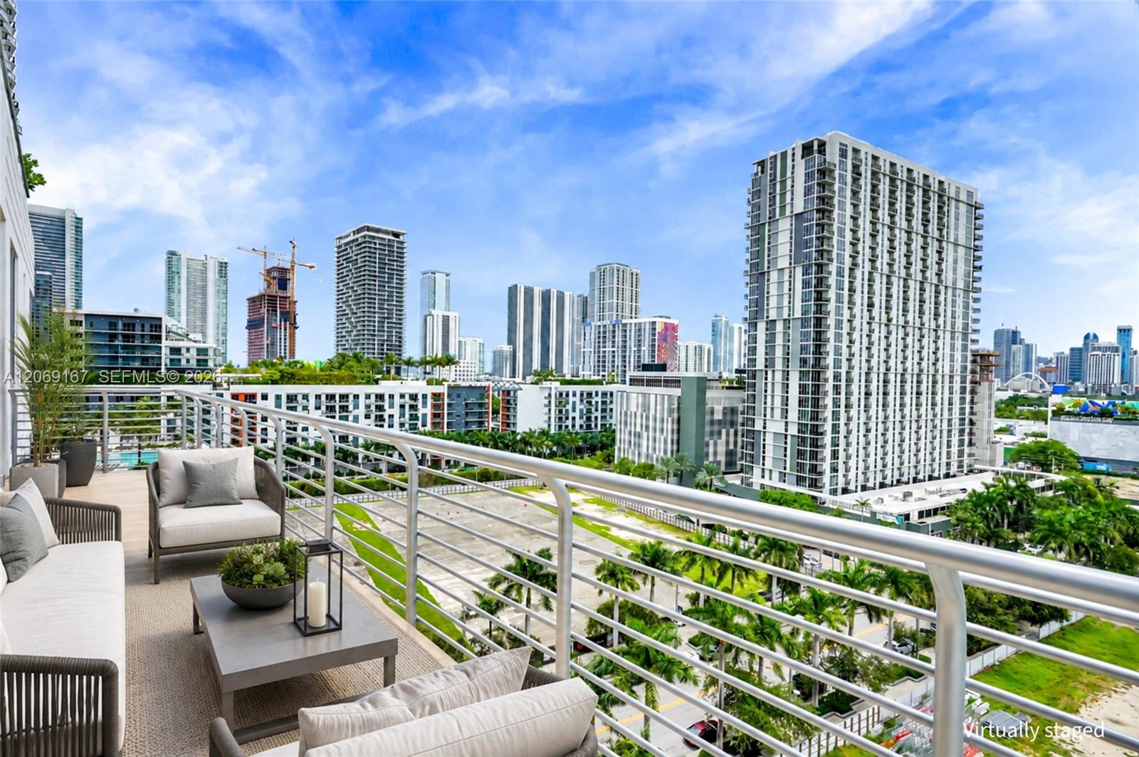 90 NE 32nd Street Unit: ph#27