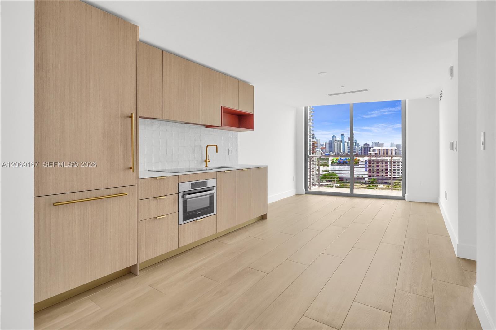 90 NE 32nd Street Unit: ph#27