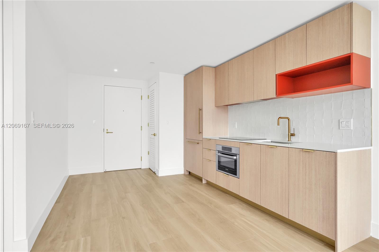 90 NE 32nd Street Unit: ph#27