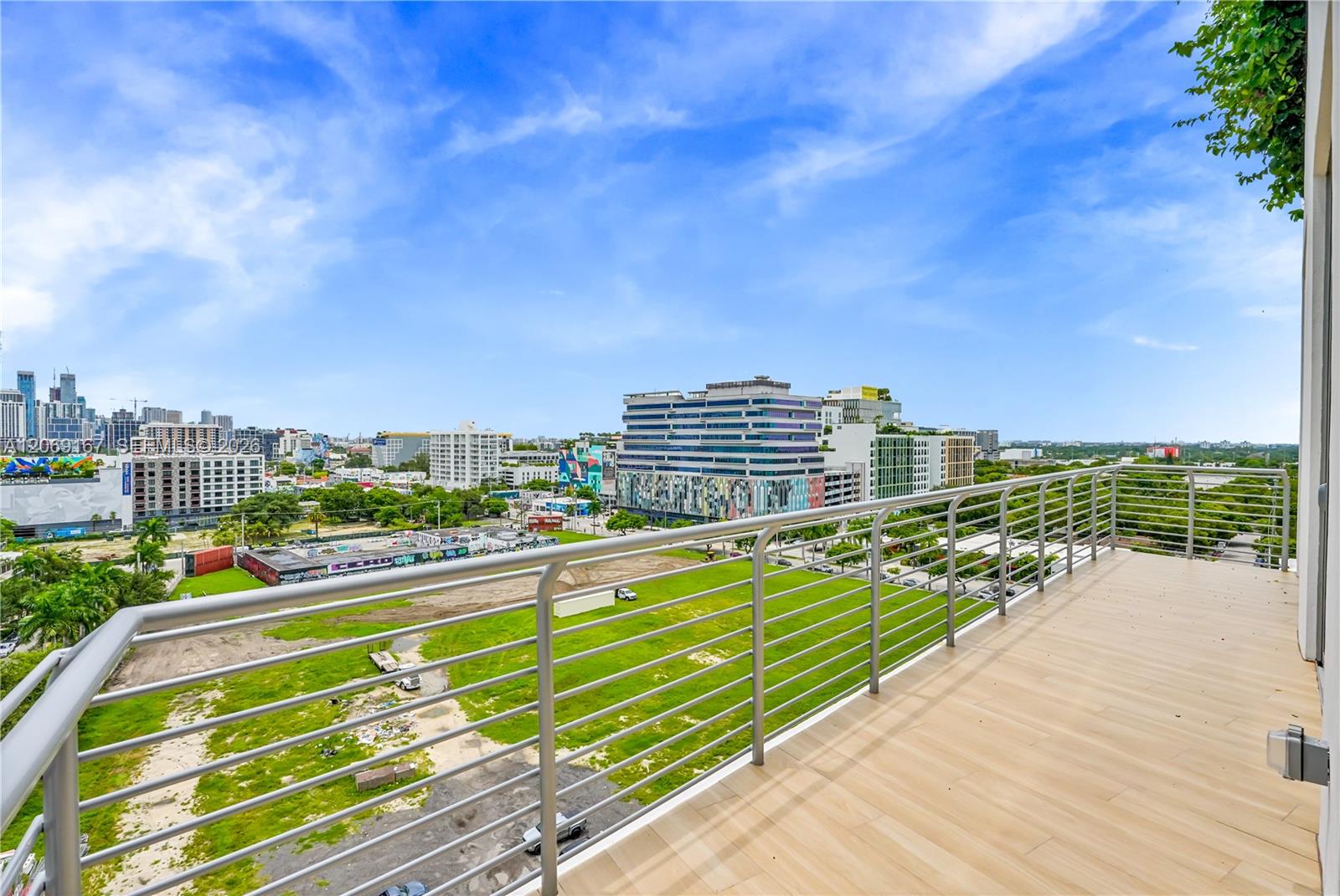 90 NE 32nd Street Unit: ph#27
