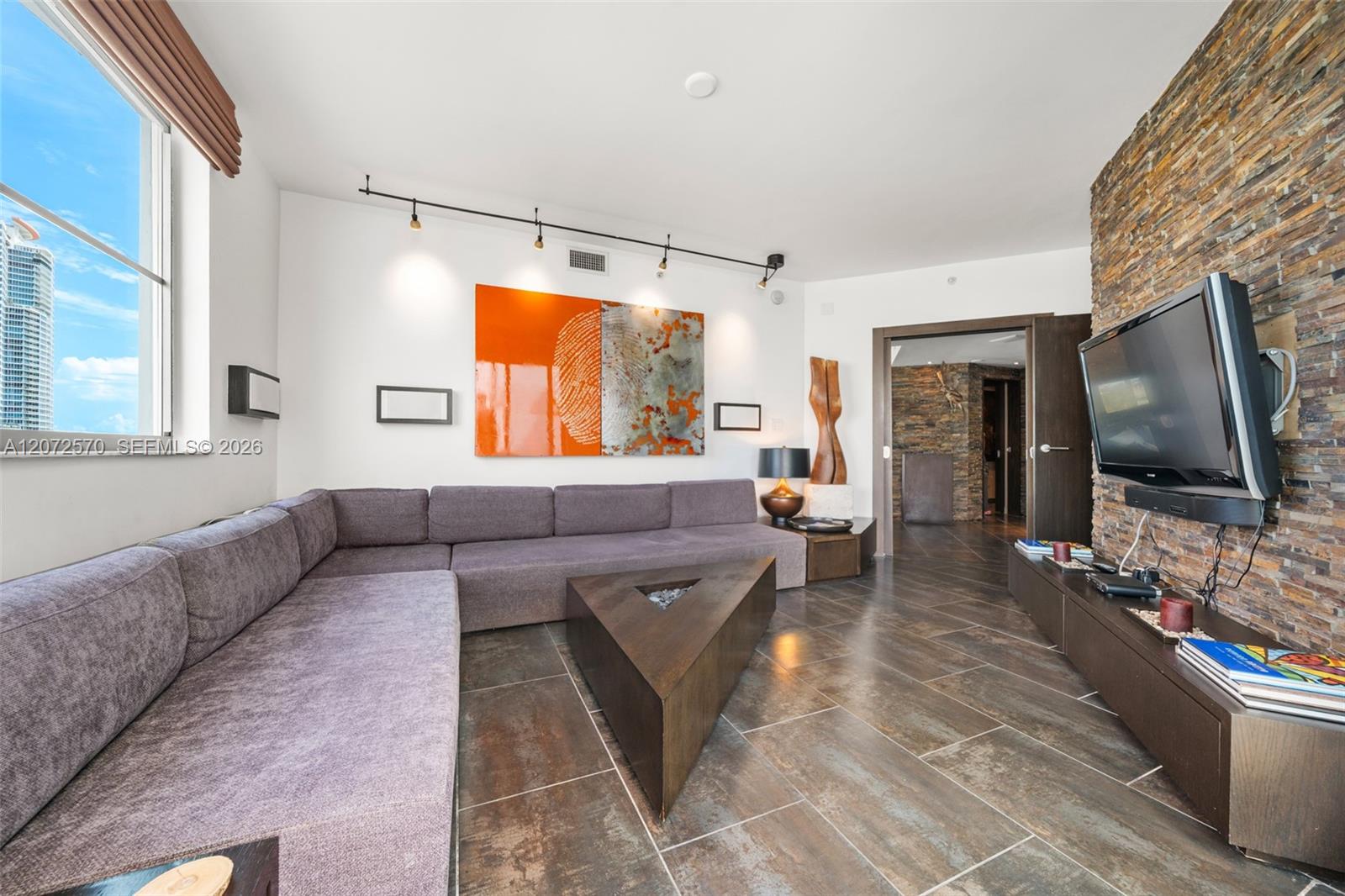 110 Washington Ave # 1709