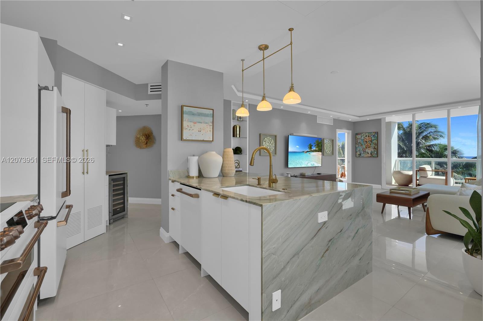 4201 Collins Ave # 401