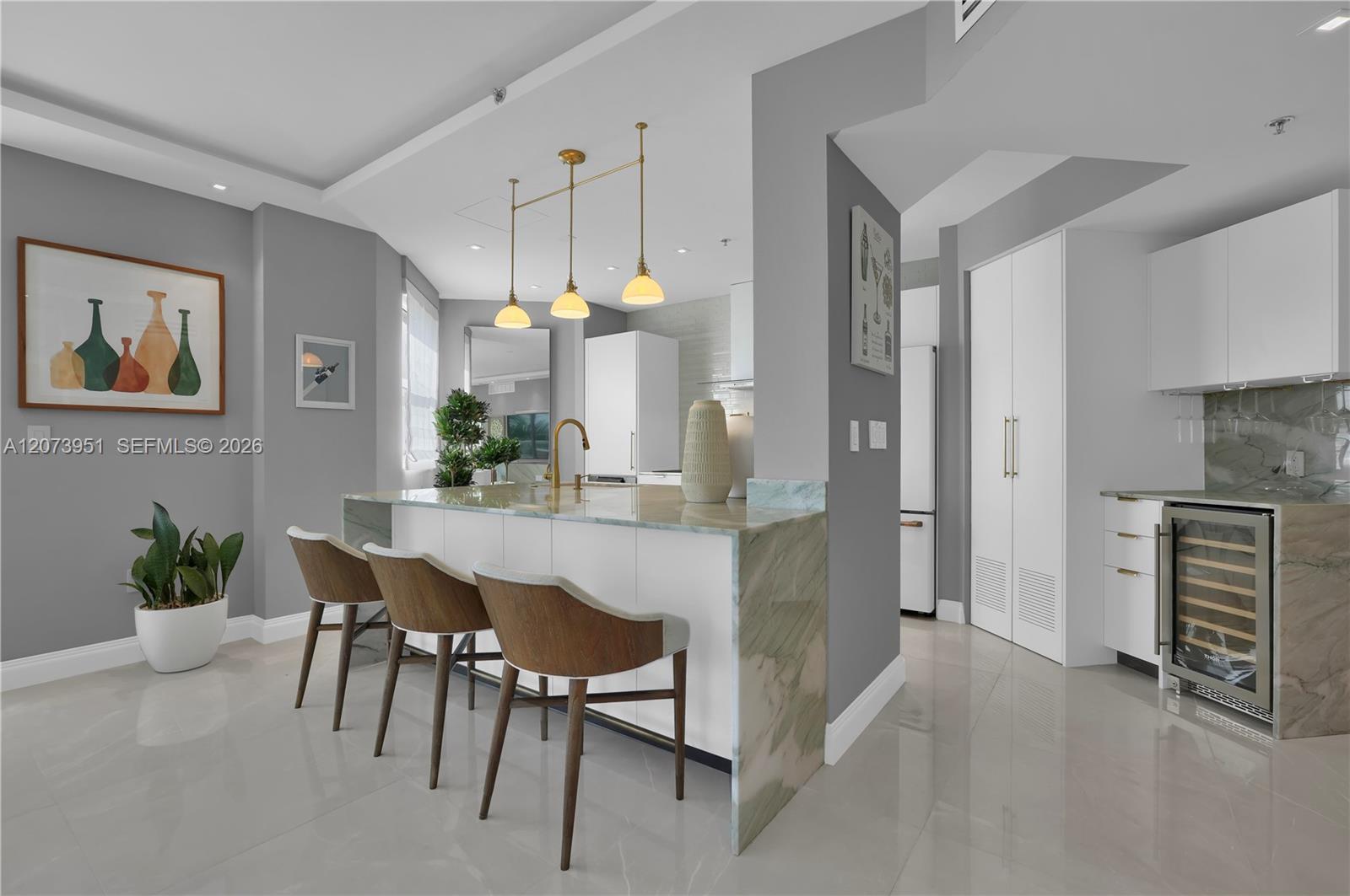 4201 Collins Ave # 401