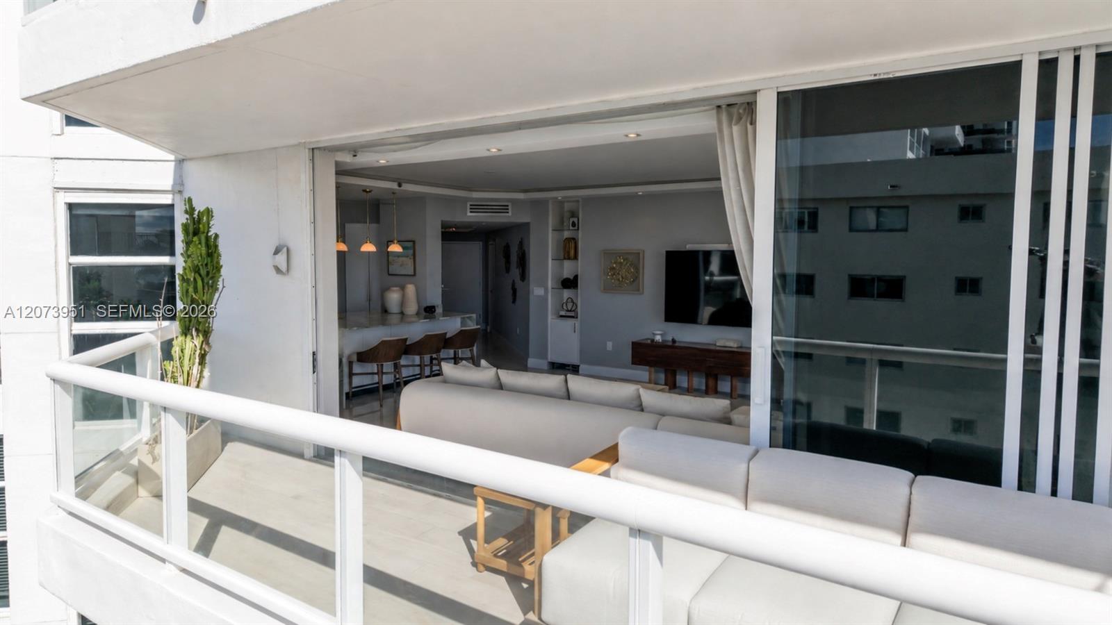 4201 Collins Ave # 401