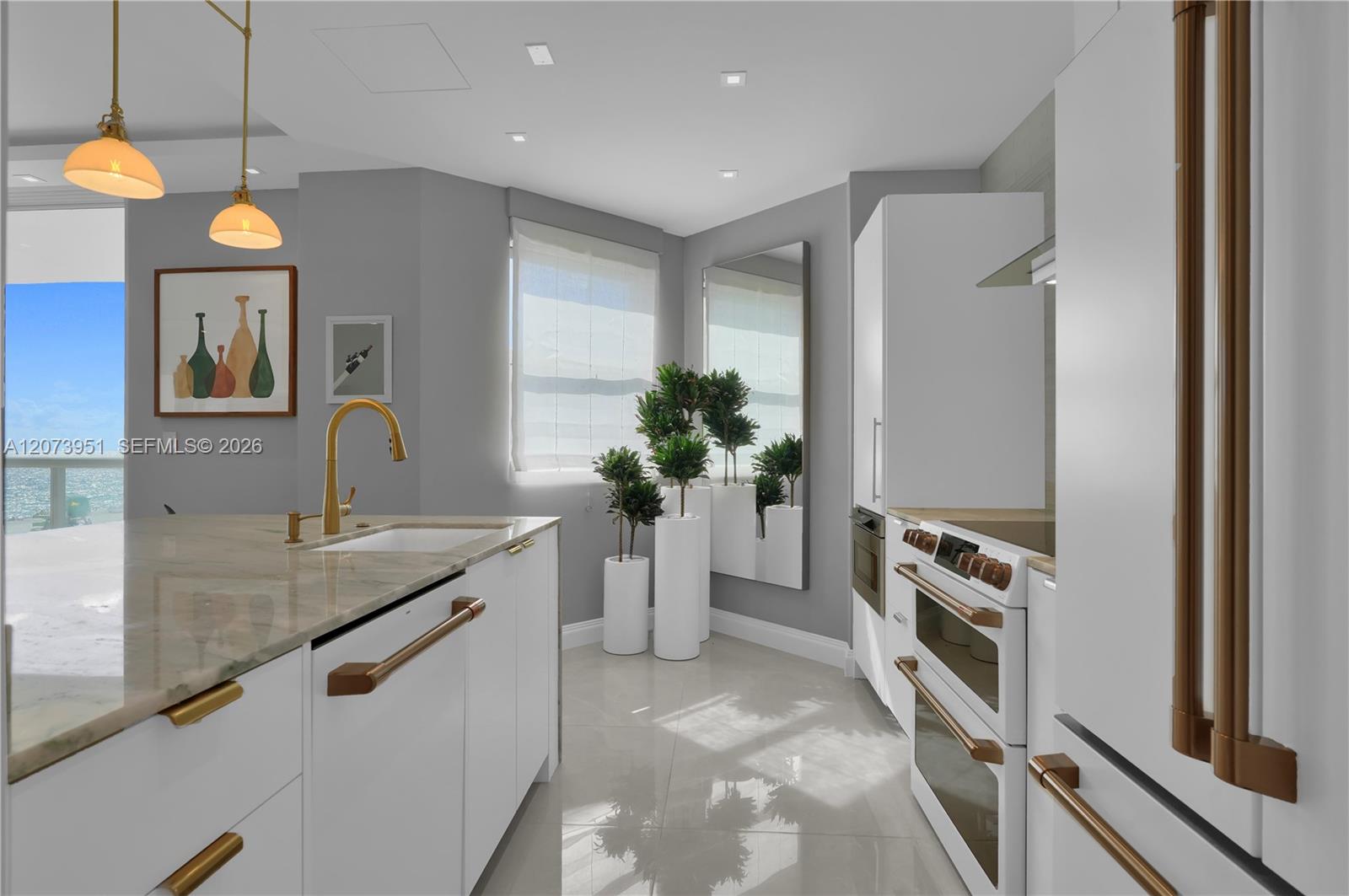 4201 Collins Ave # 401