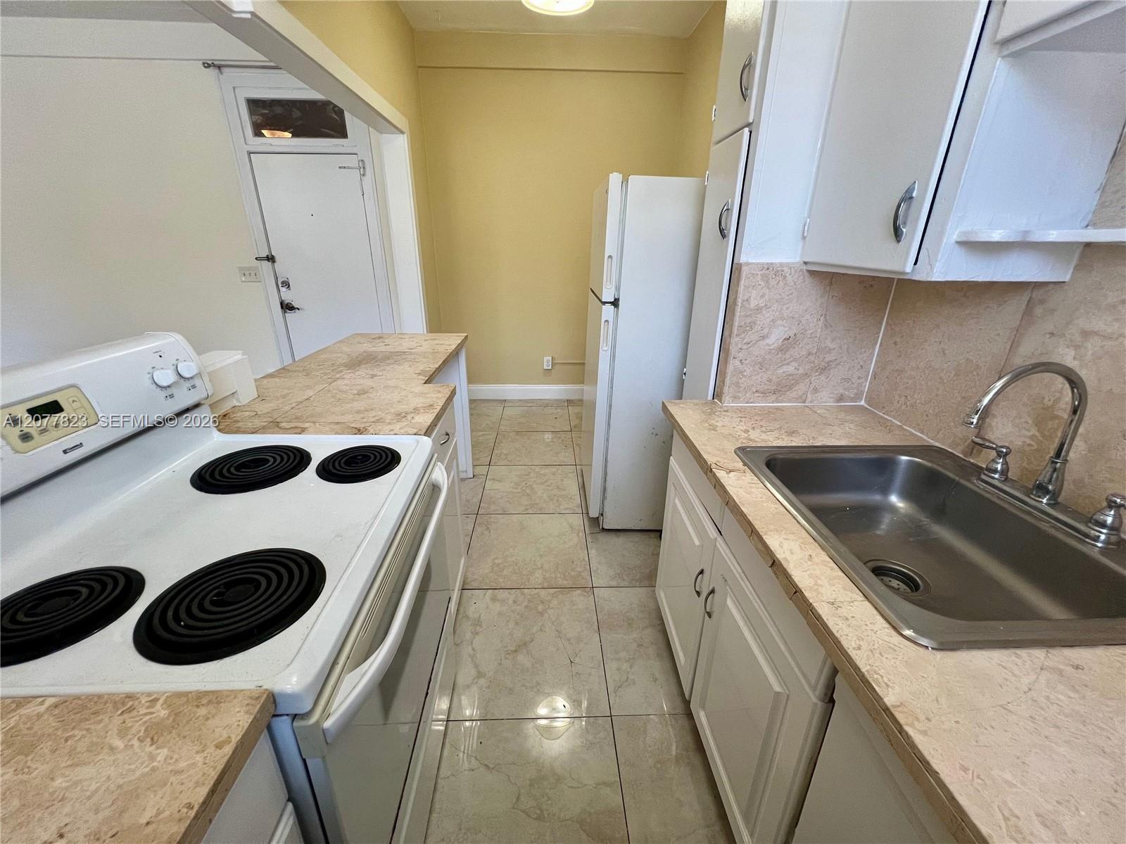 1361 Meridian Ave # 3