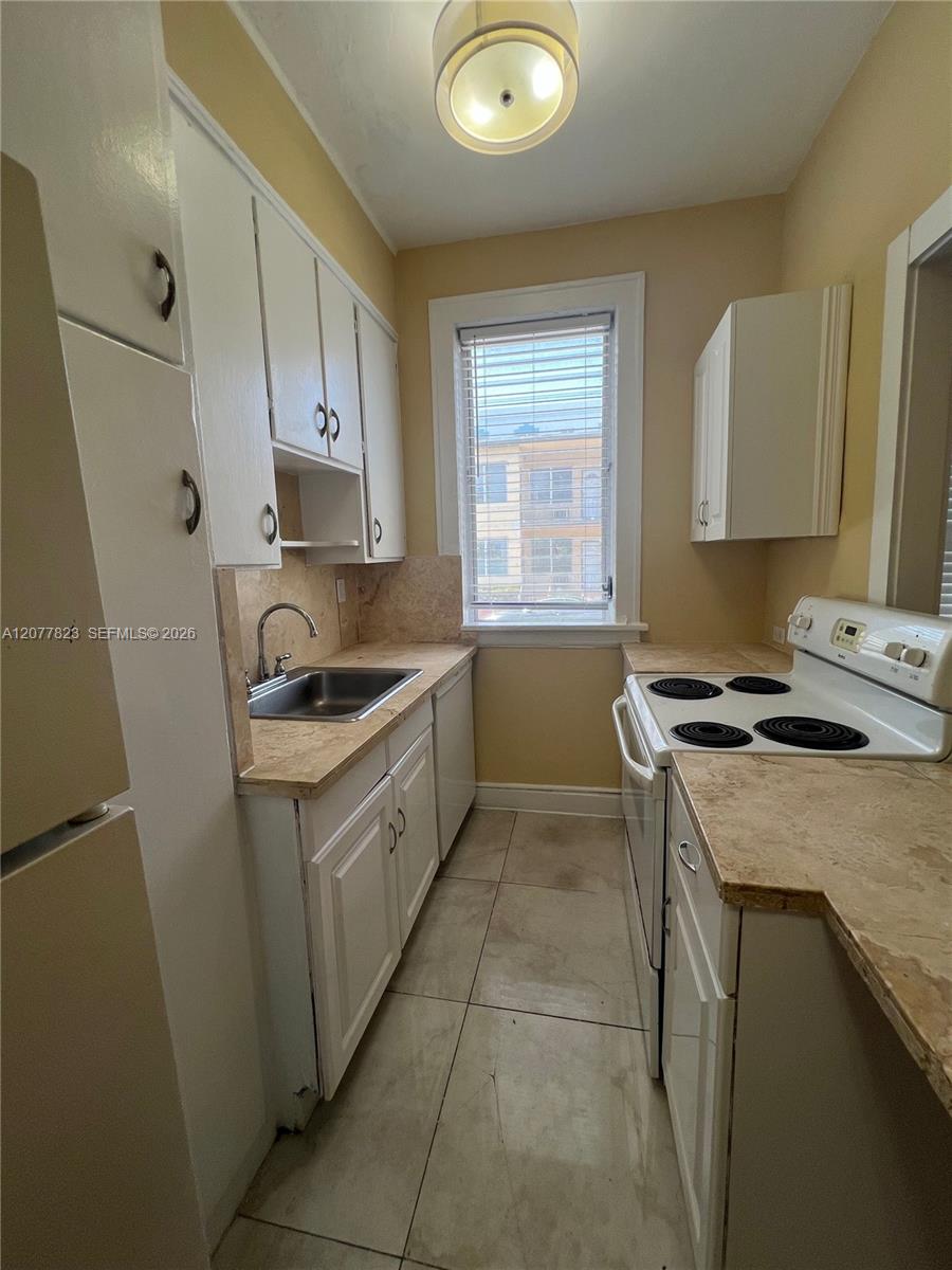 1361 Meridian Ave # 3
