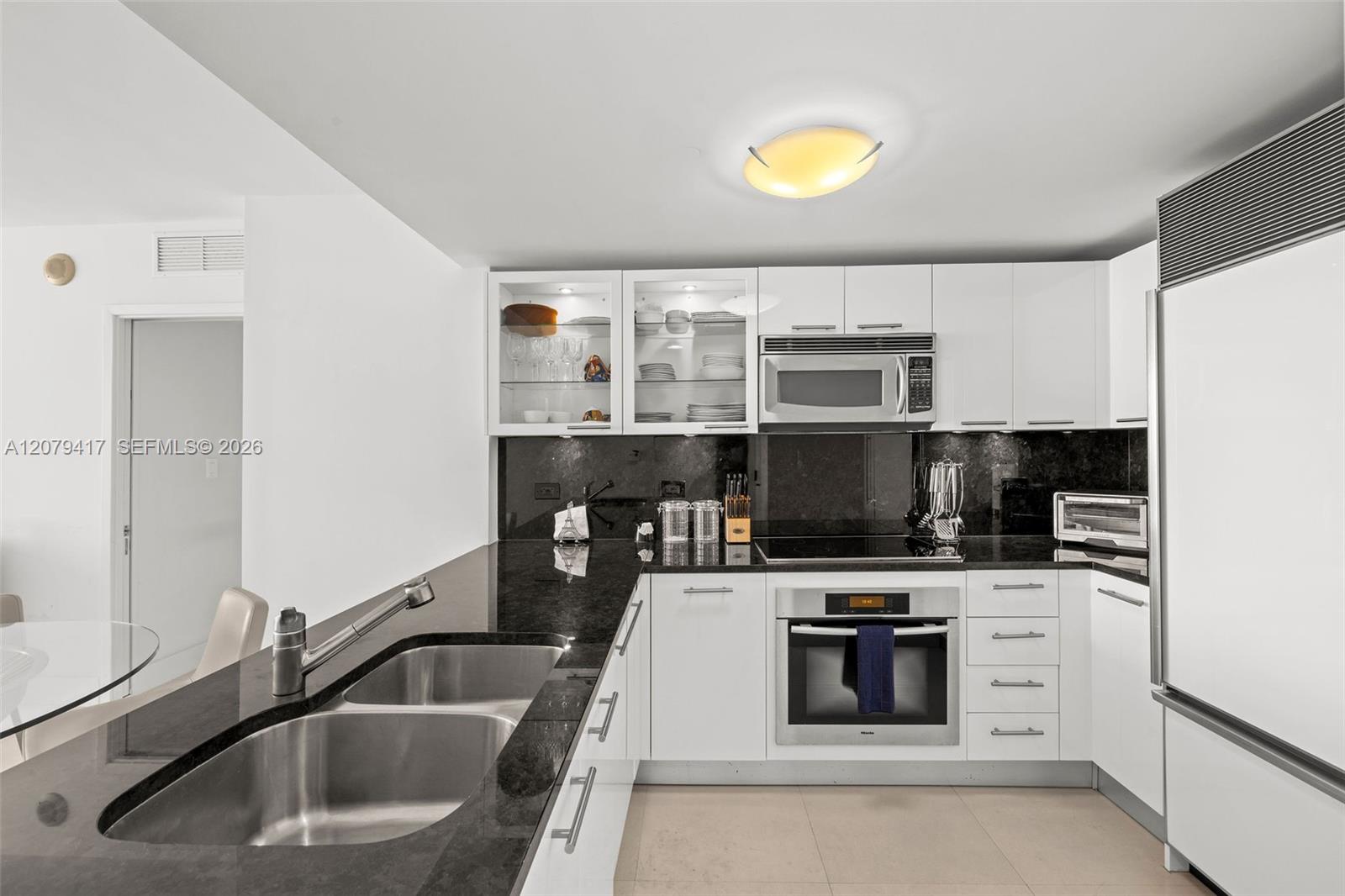 6801 Collins Ave # 1401