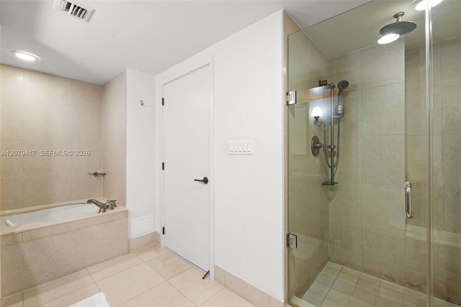 6801 Collins Ave # 1401
