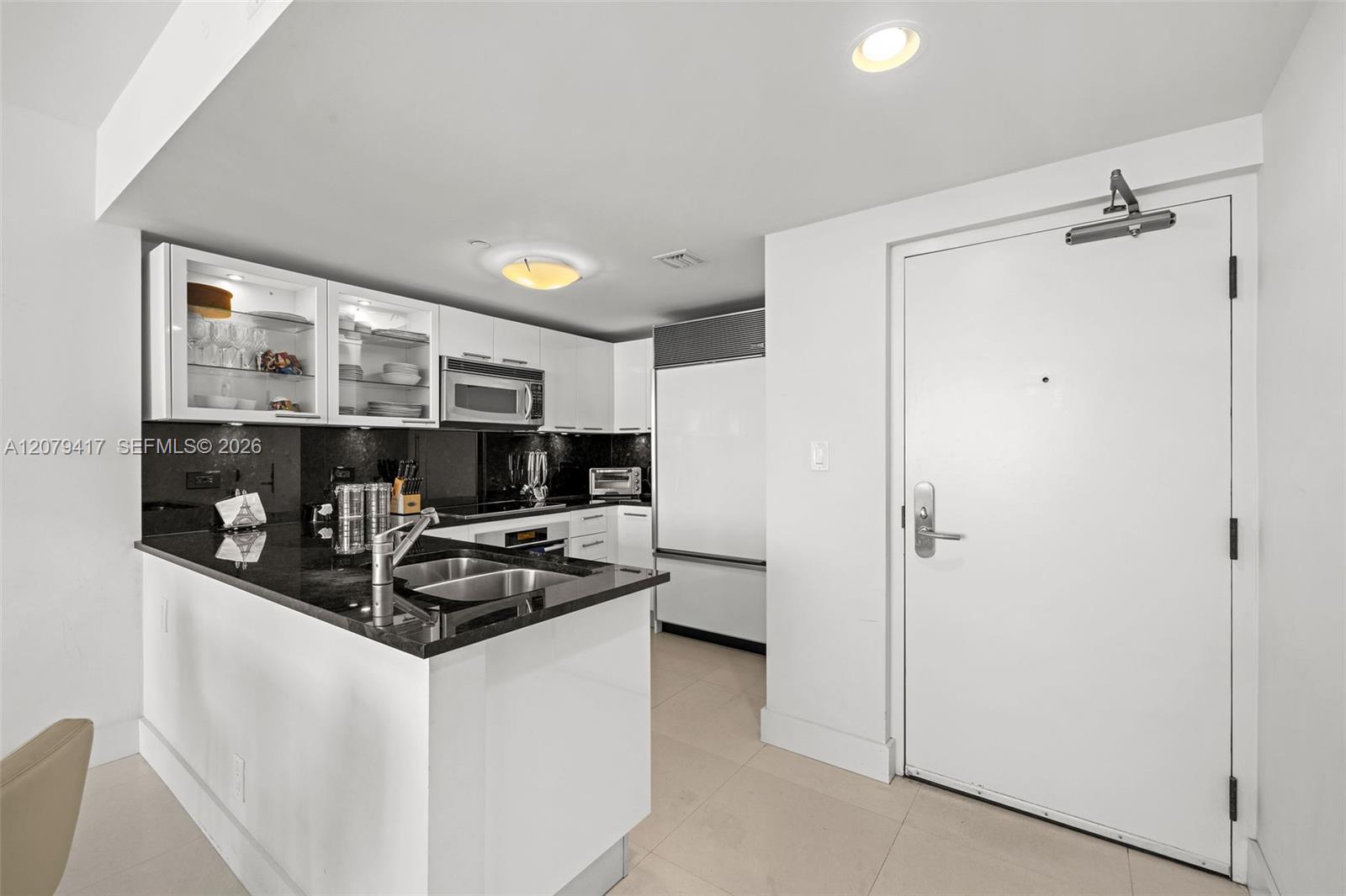 6801 Collins Ave # 1401
