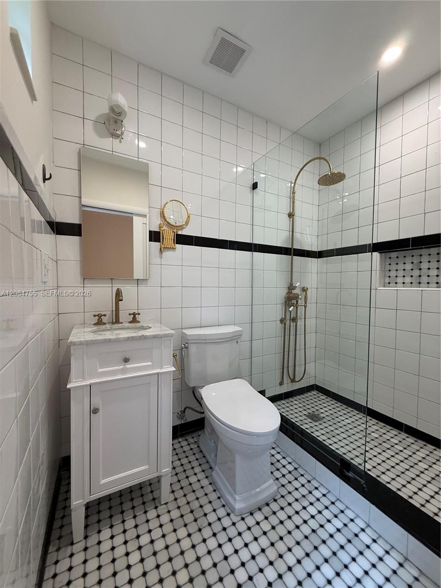 726 Meridian Ave # 1