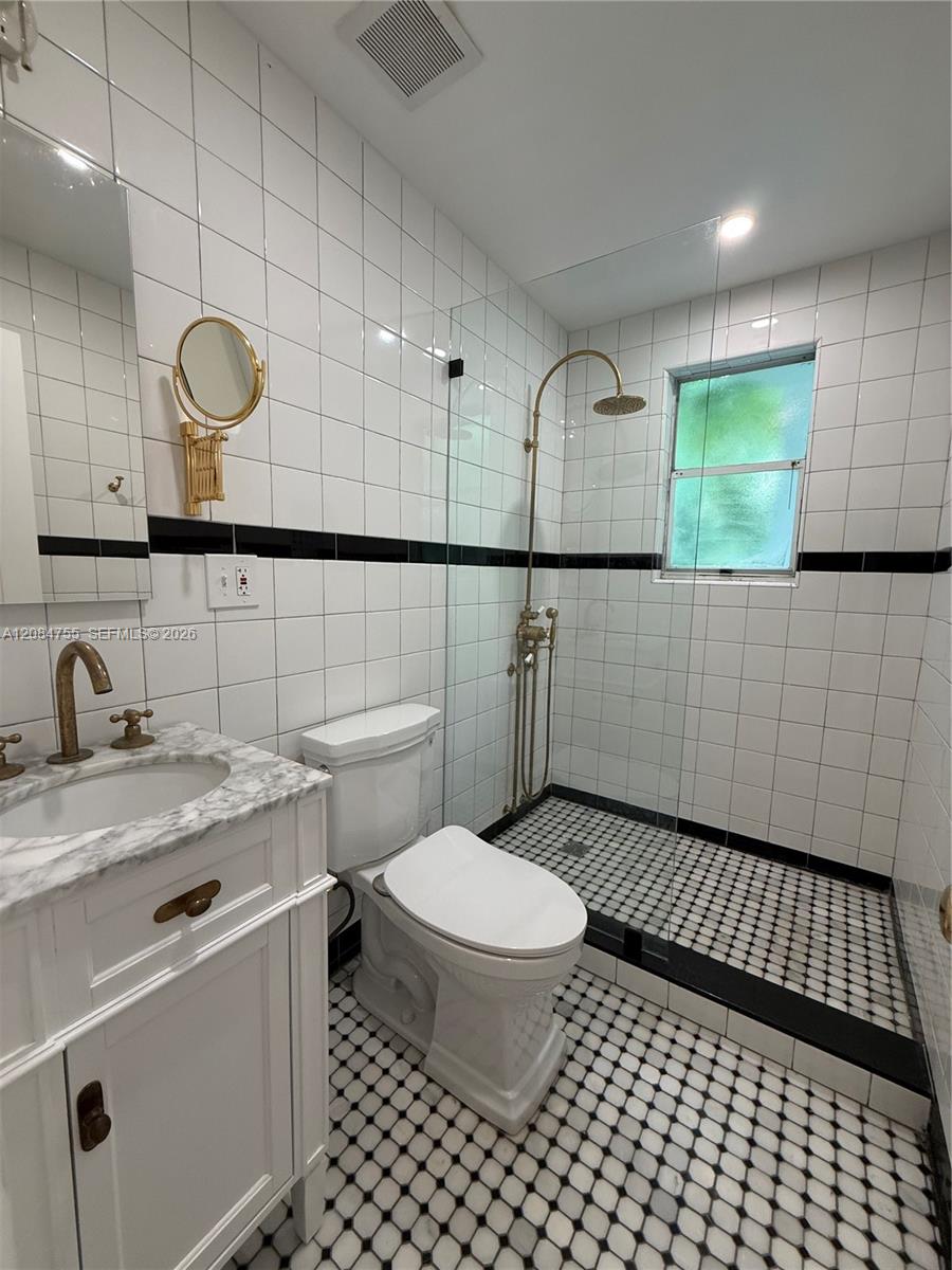 726 Meridian Ave # 1