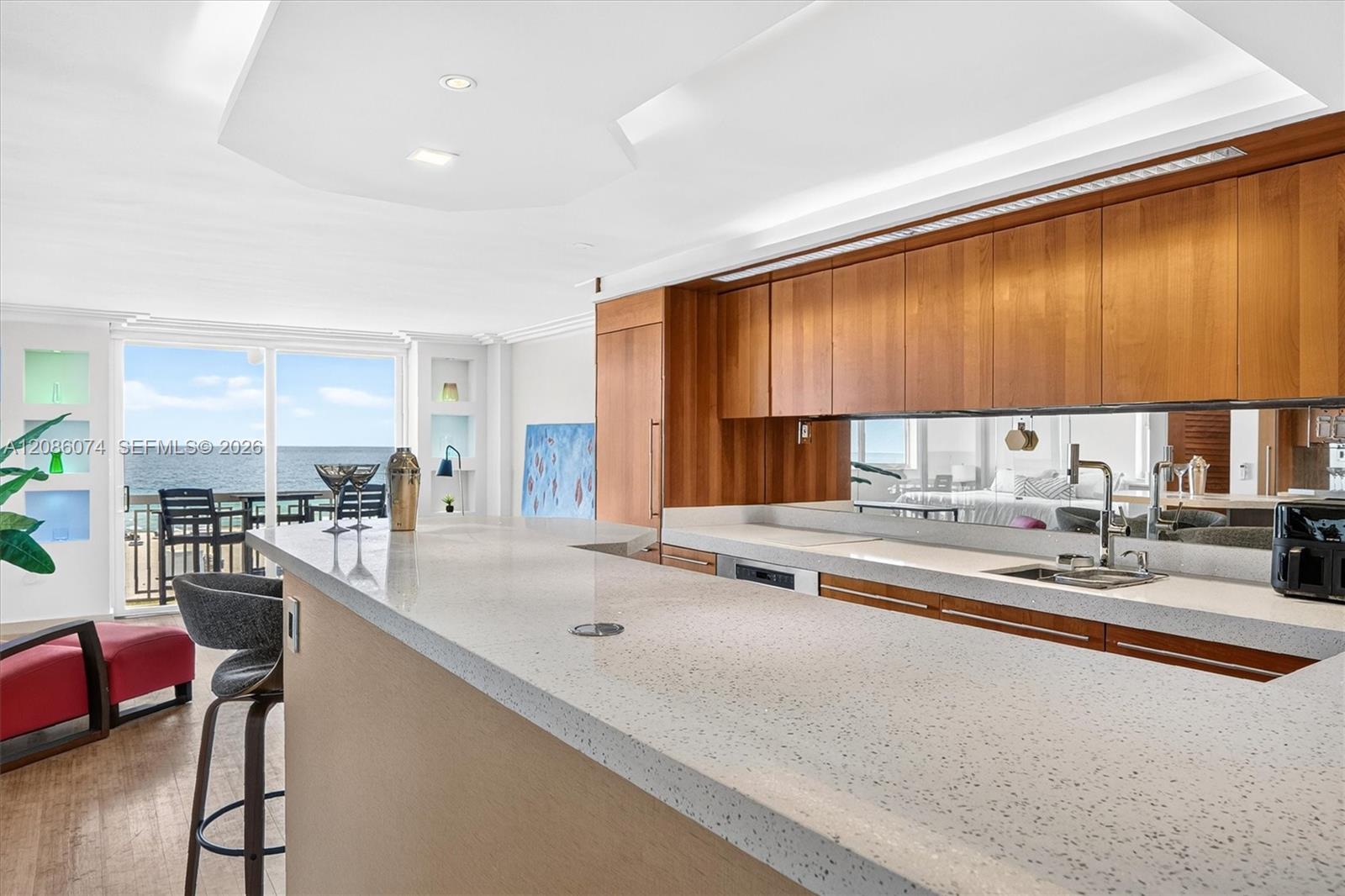 401 Ocean Dr # 518