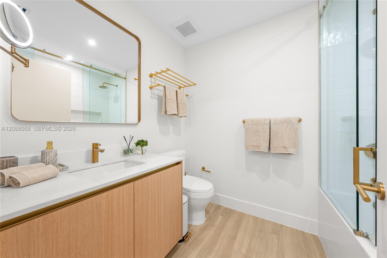 90 NE 32nd St # 501
