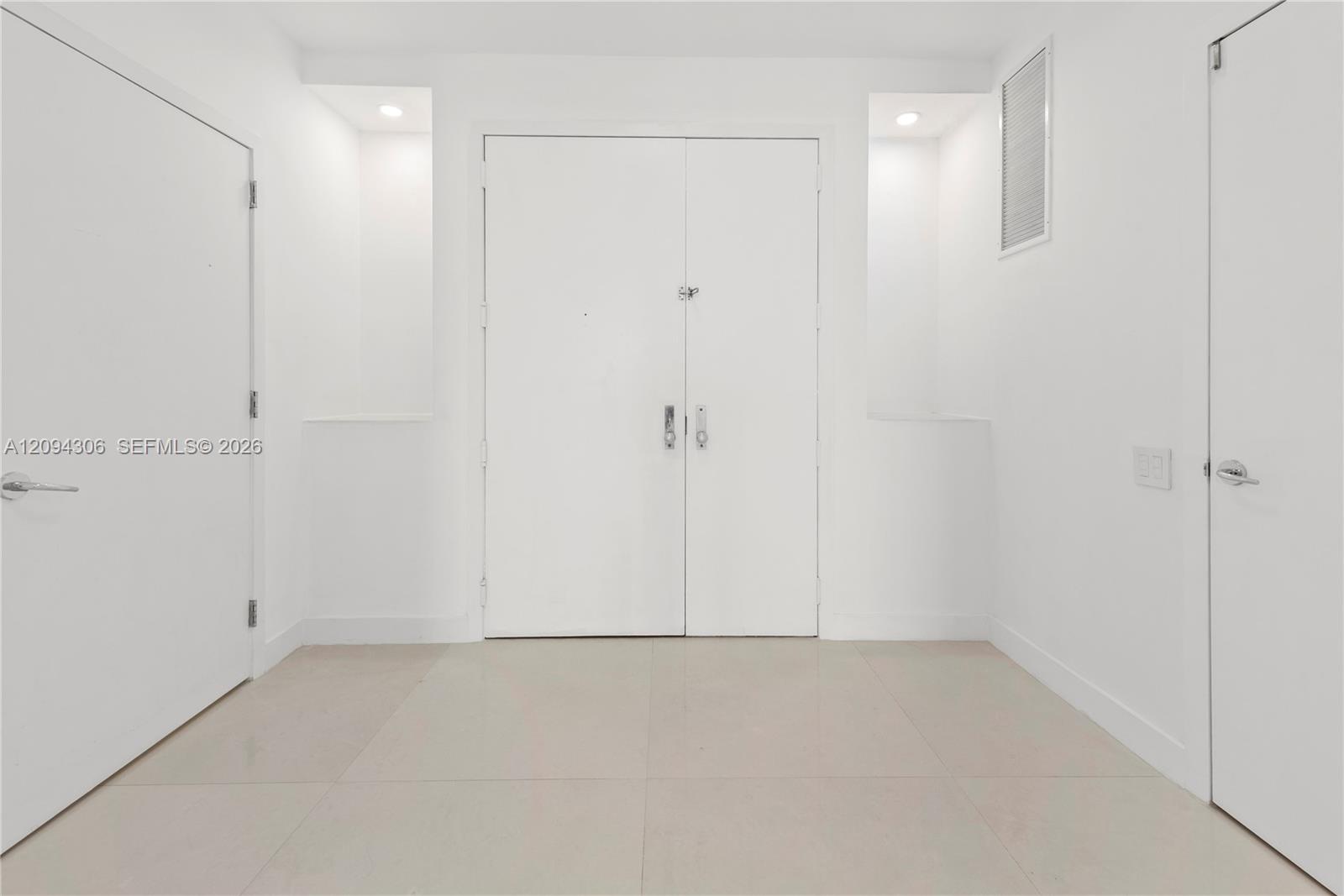 808 Brickell Key Dr # 304