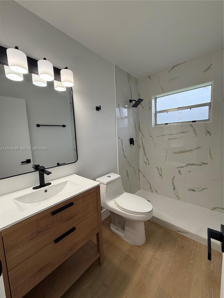 2450 NE 188 # 2450