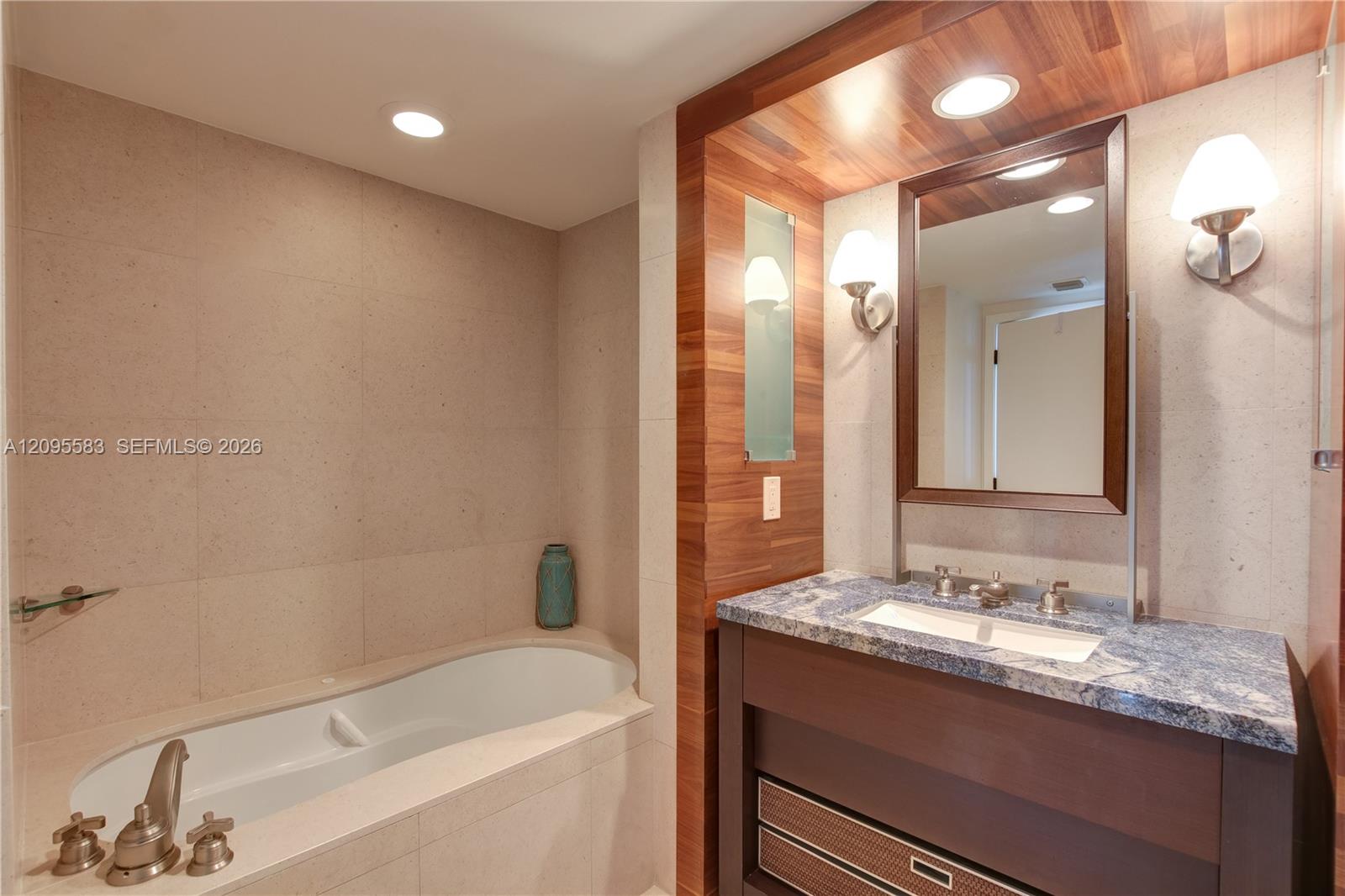 6801 Collins Ave # 1112