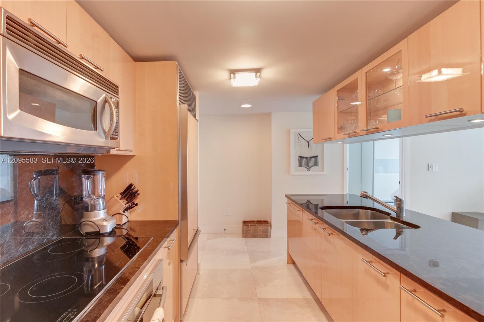 6801 Collins Ave # 1112