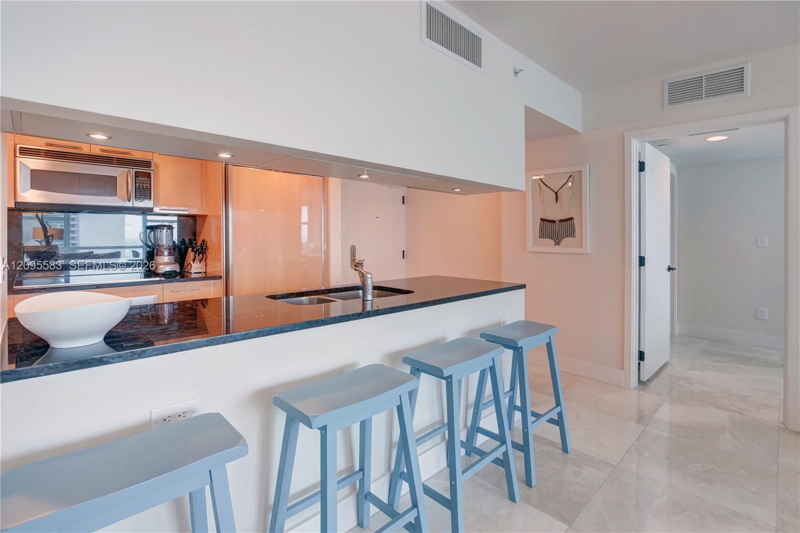 6801 Collins Ave # 1112