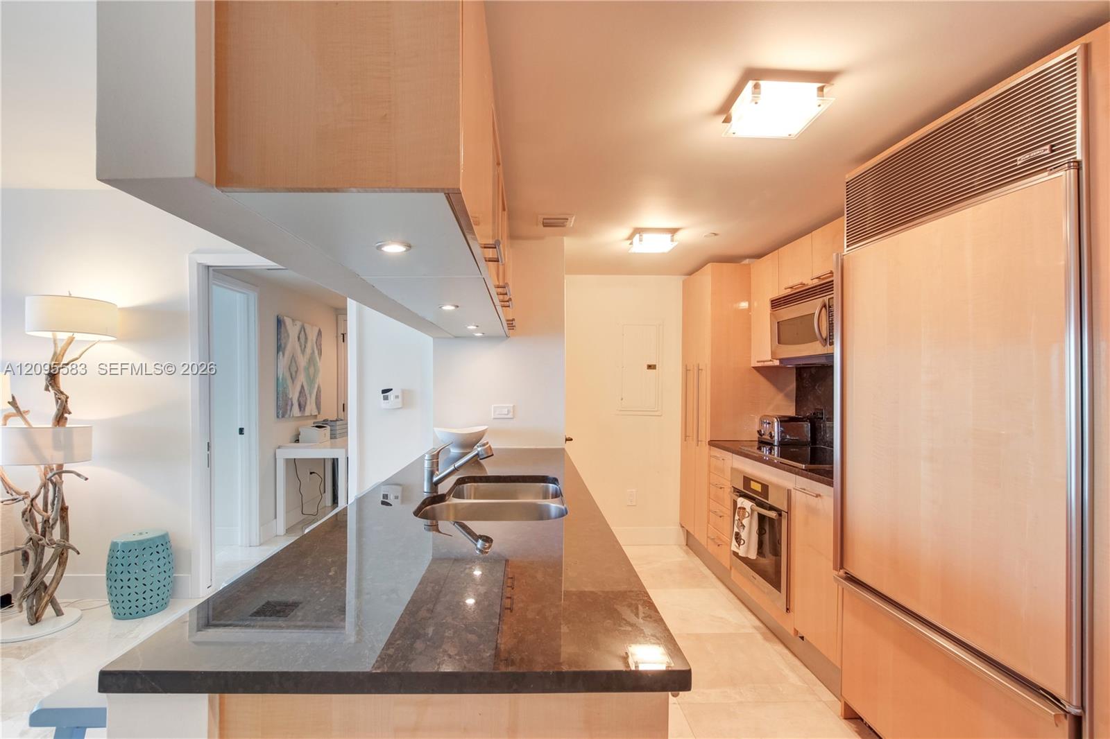 6801 Collins Ave # 1112