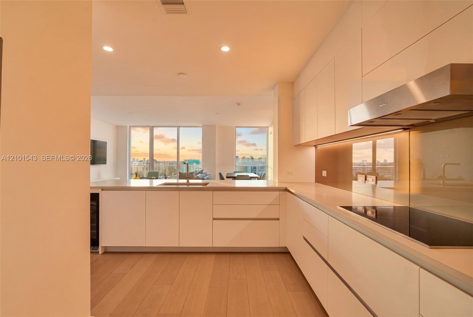 9221 E Bay Harbor Unit: UPH10
