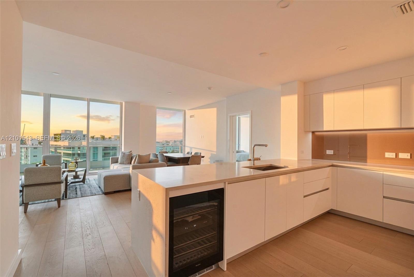 9221 E Bay Harbor Unit: UPH10