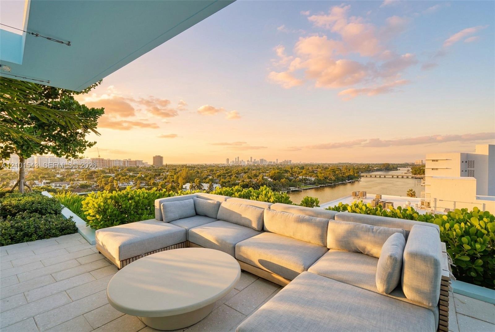 9221 E Bay Harbor Unit: UPH10