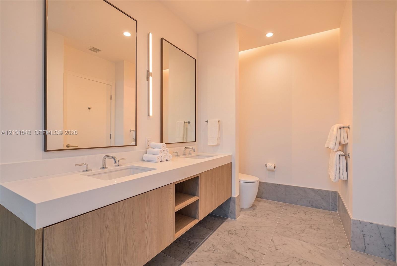 9221 E Bay Harbor Unit: UPH10