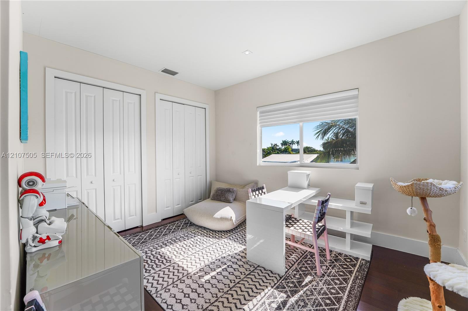 1932 NE 118th Rd