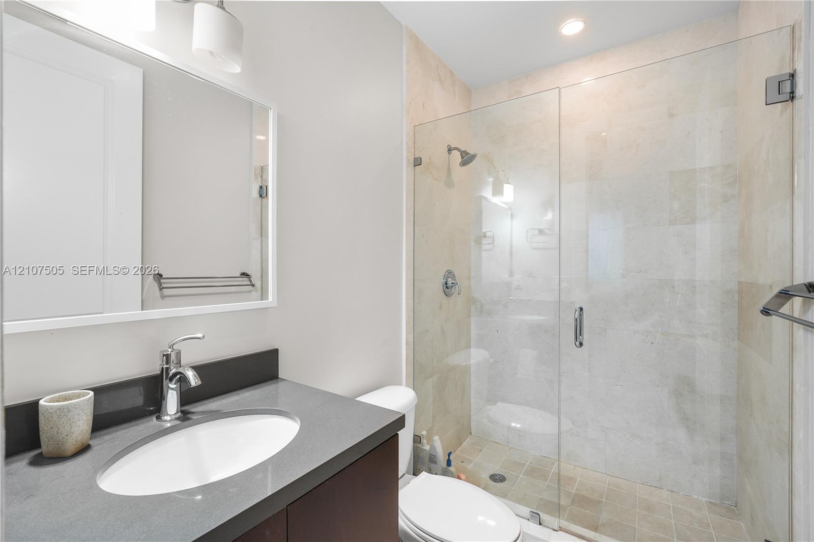 1932 NE 118th Rd