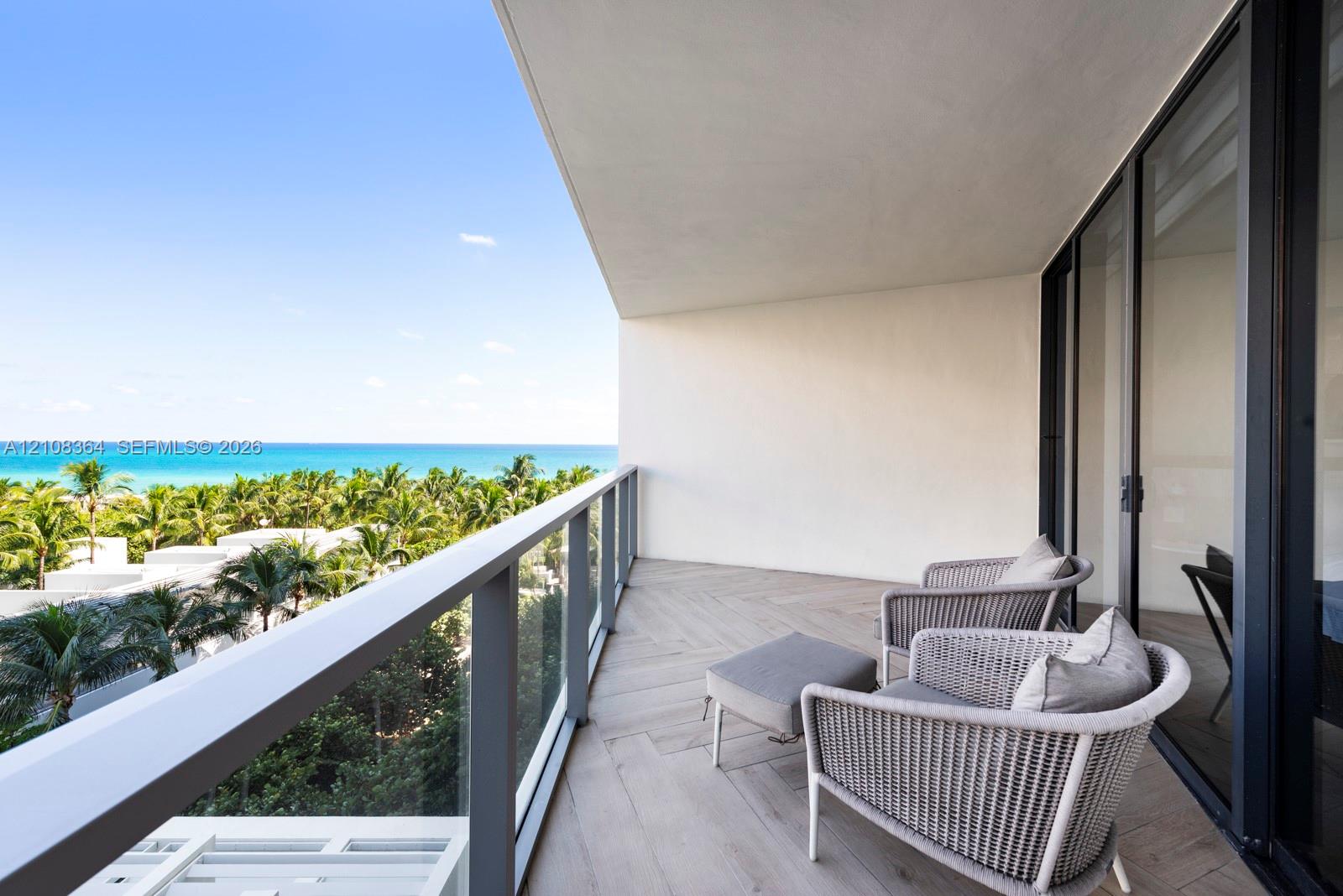 2201 Collins Ave # 615