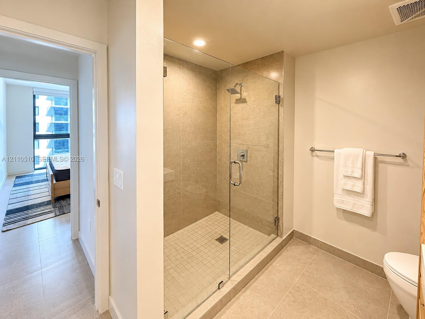 11 NE 6th St # 1811