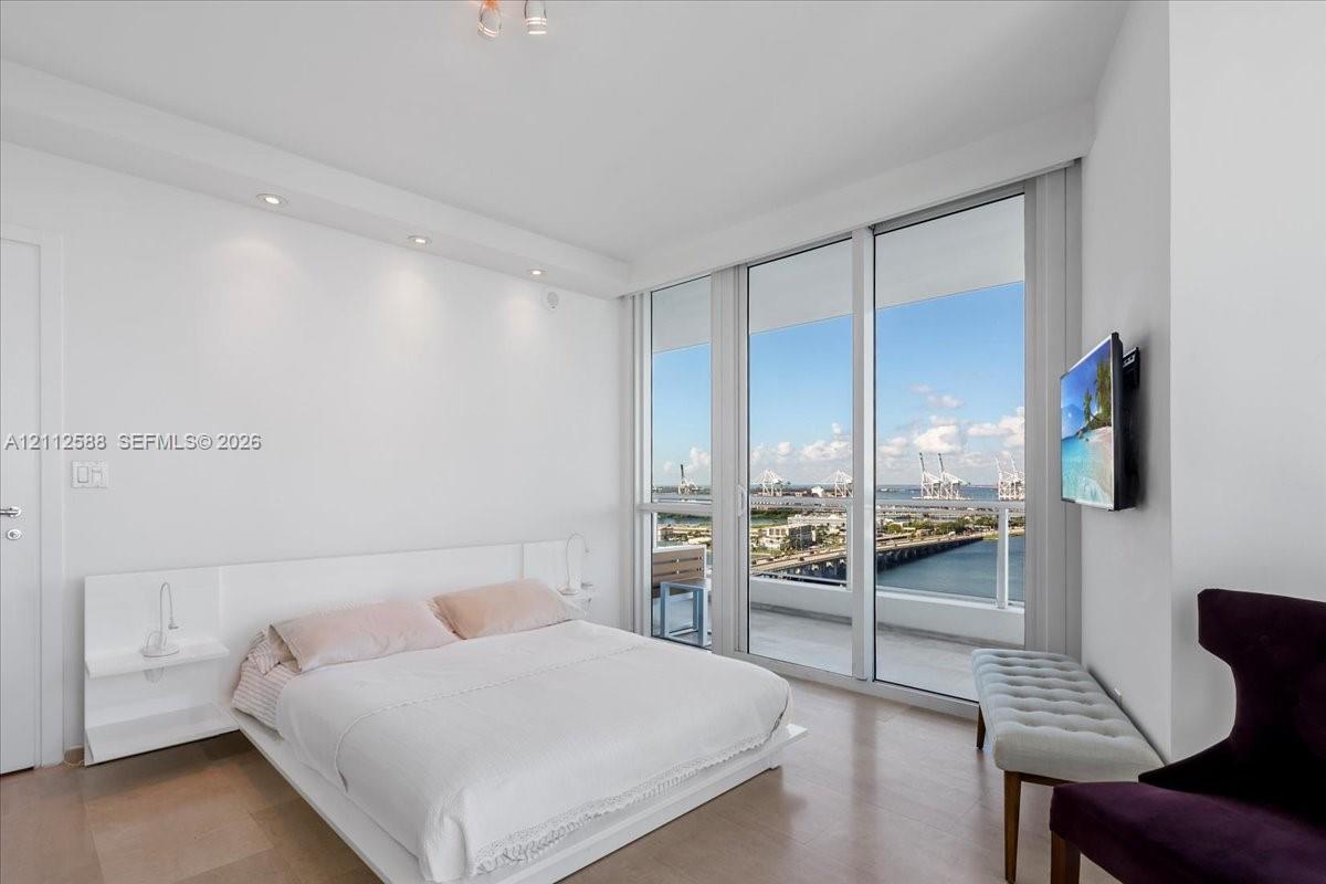 540 West Ave # 1914
