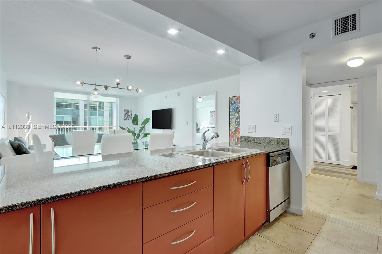 1200 Brickell Bay Dr # 4106
