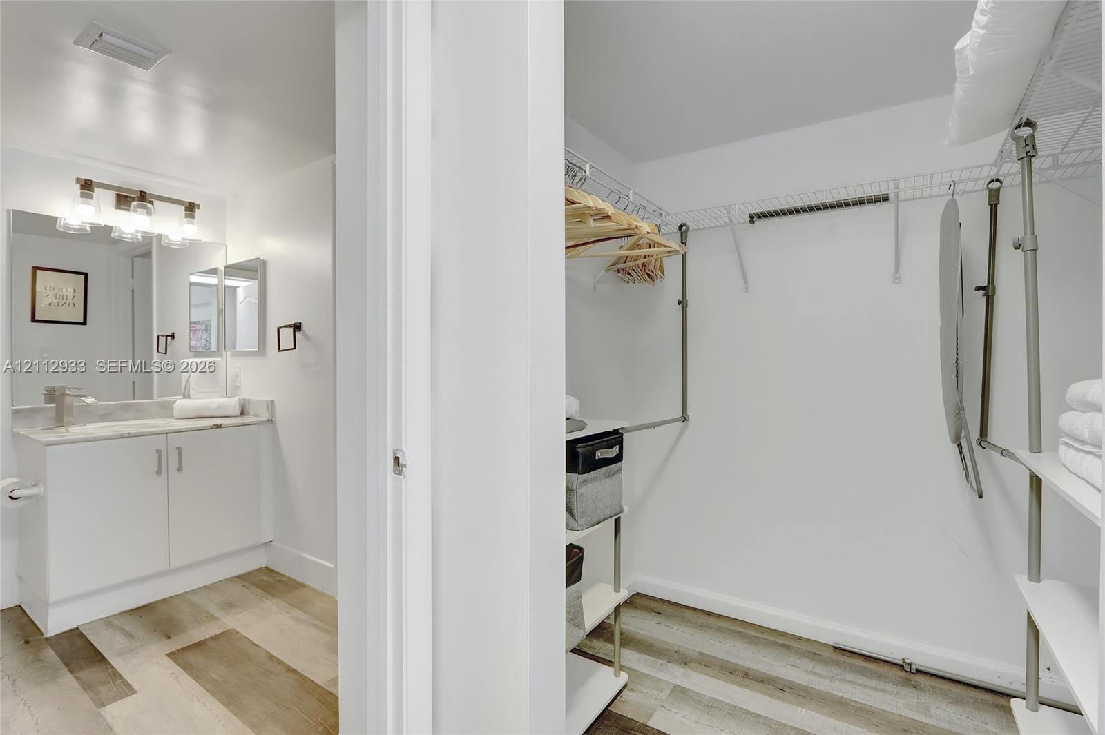 1200 Brickell Bay Dr # 4106