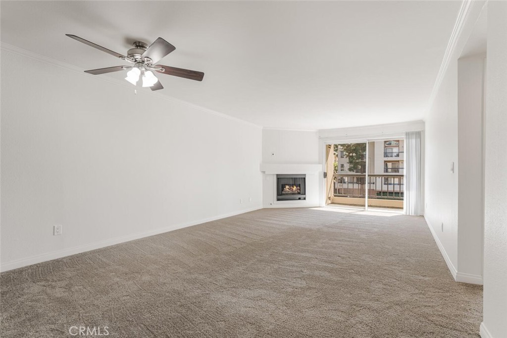 5550 Owensmouth Avenue 205