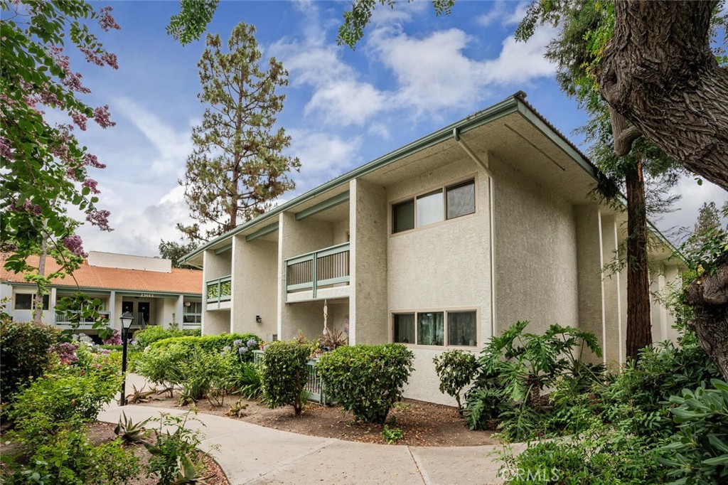 4652 Park Granada 176