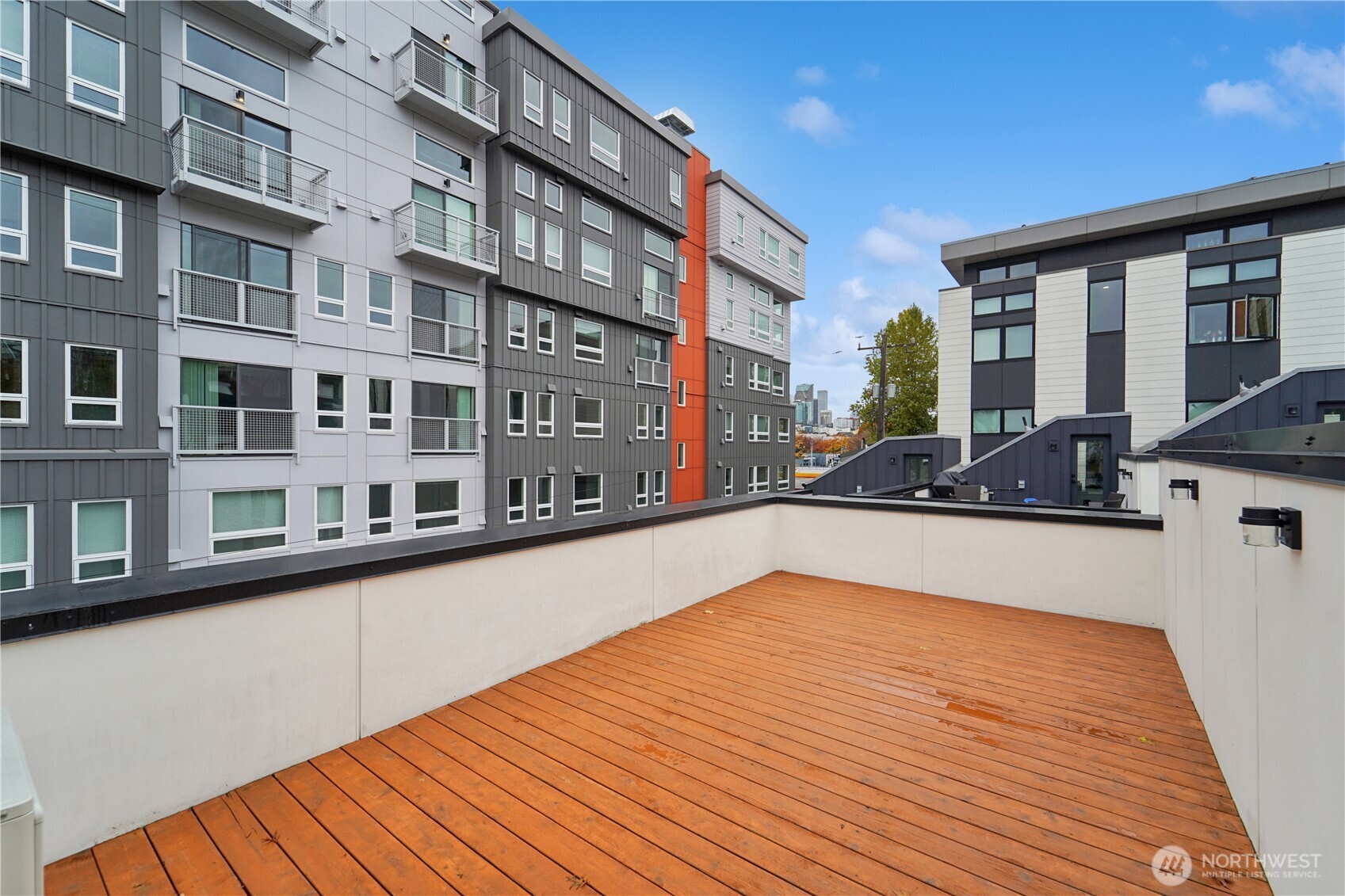 909 Hiawatha PL S Unit: B