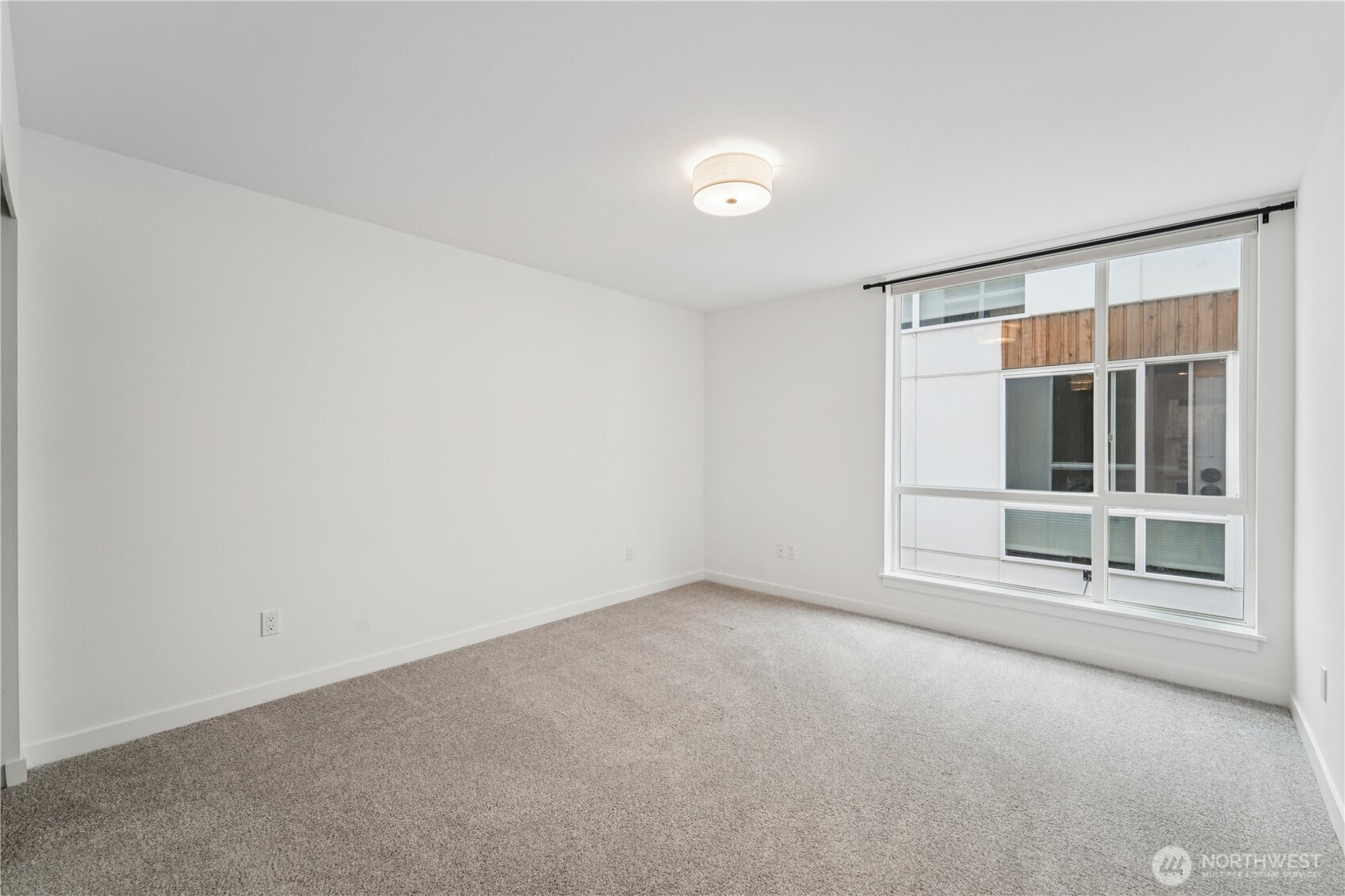 909 Hiawatha PL S Unit: B