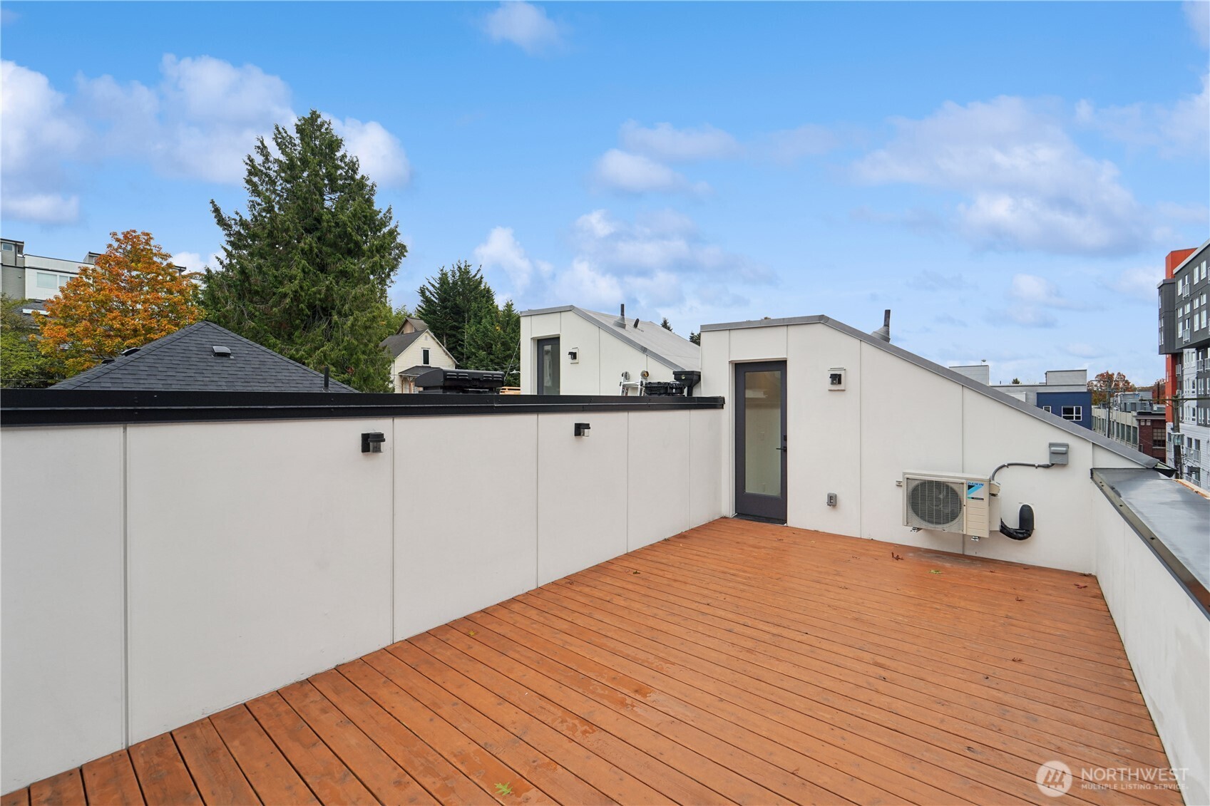 909 Hiawatha PL S Unit: B